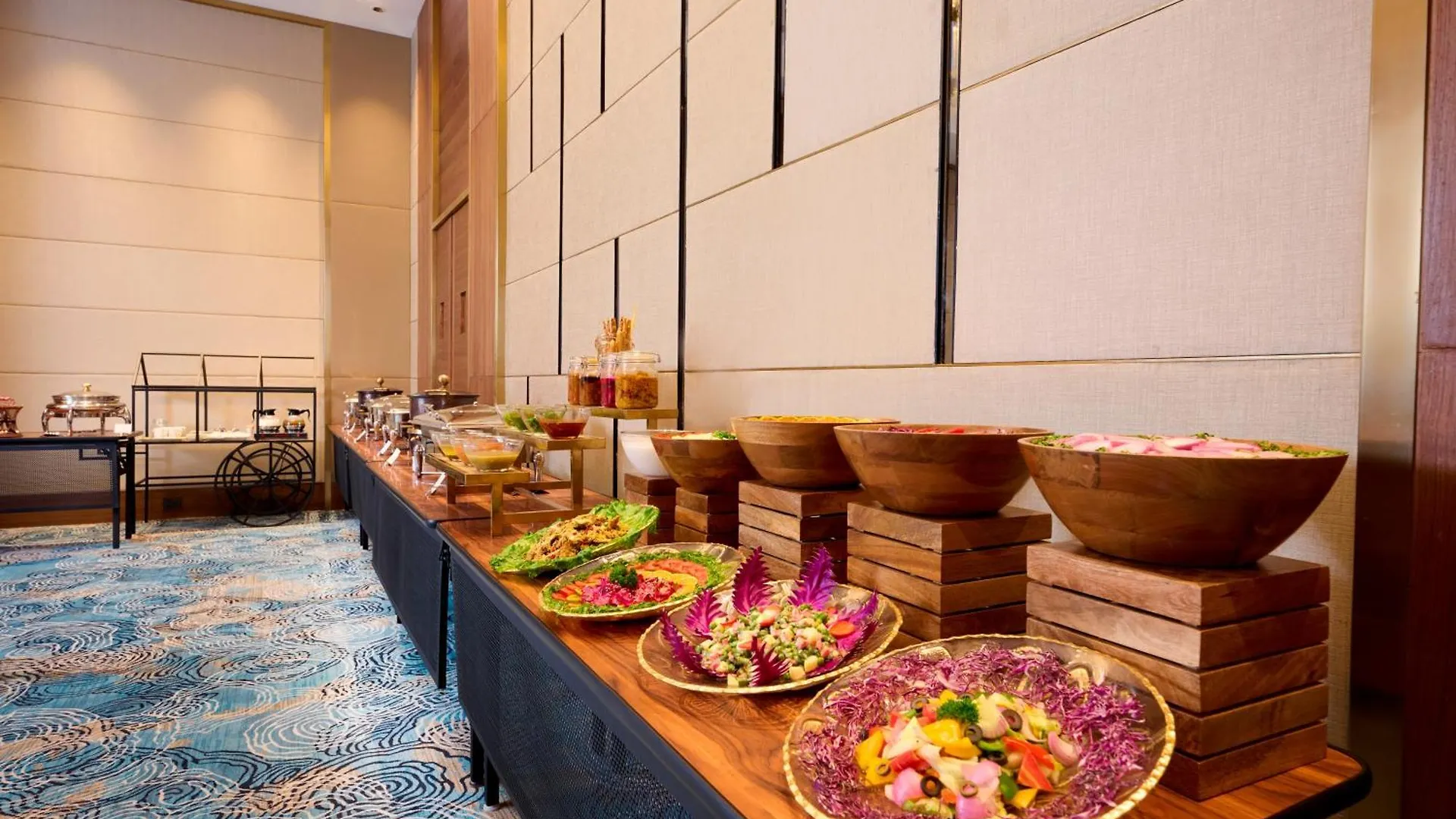 Iris Sarovar Portico Gurgaon 4*,