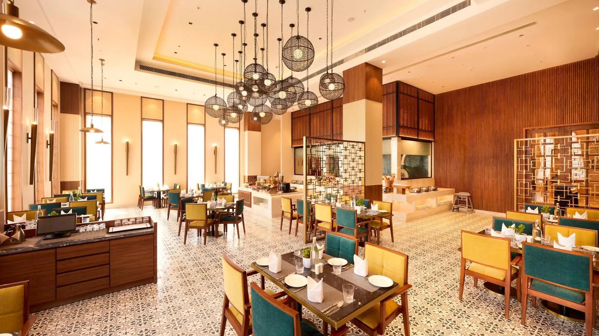 Iris Sarovar Portico Gurgaon 4*,