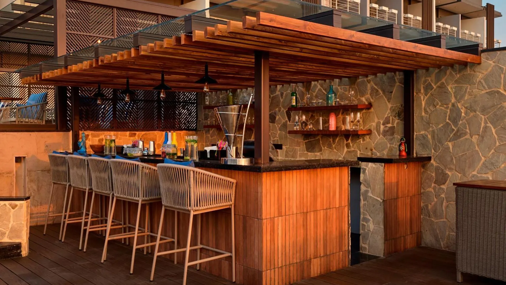 Hotel Iris Sarovar Portico Gurgaon