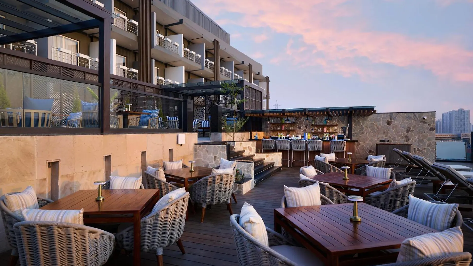 **** Hotel Iris Sarovar Portico Gurgaon India