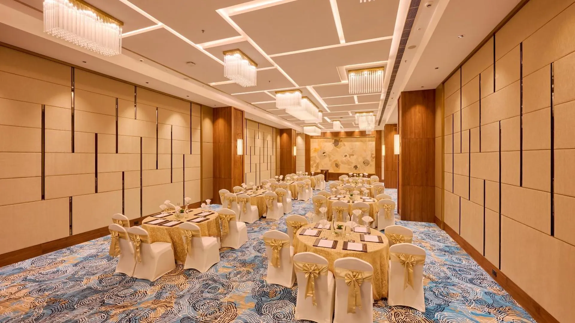 **** Hotel Iris Sarovar Portico Gurgaon India
