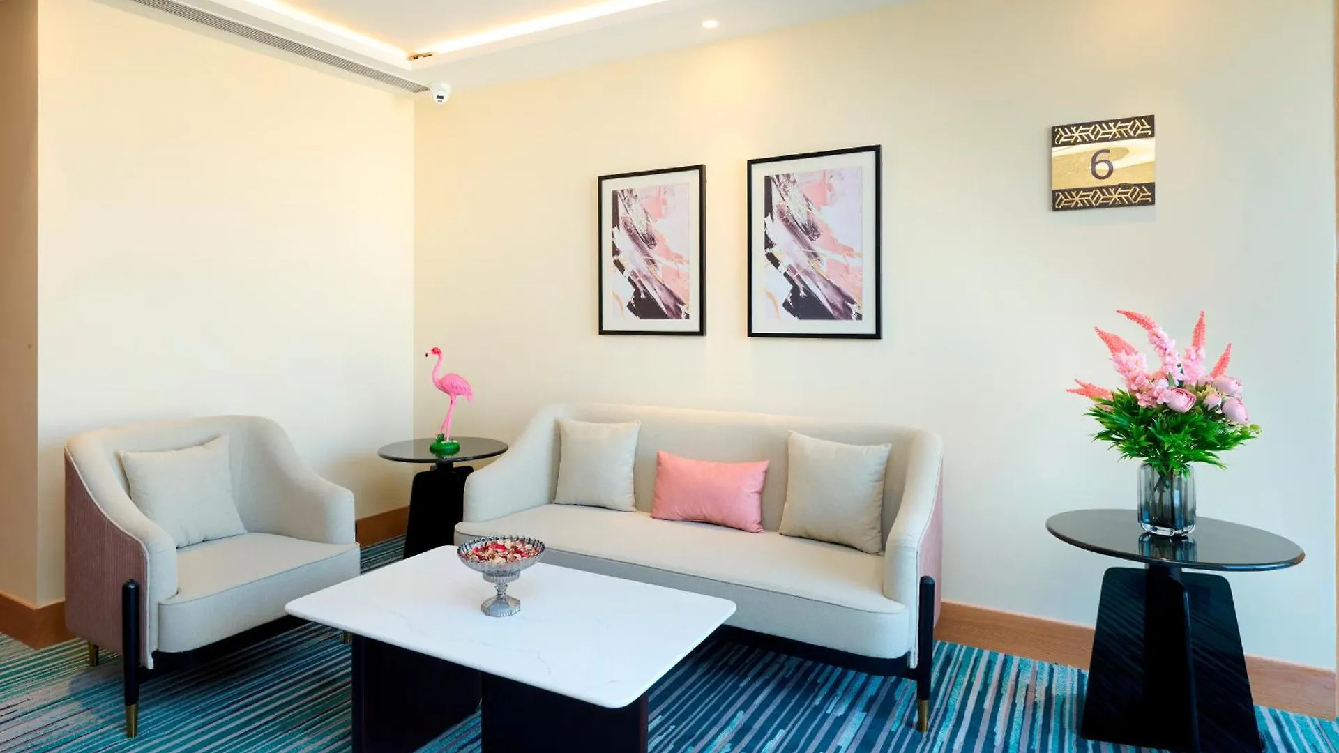 **** Hotel Iris Sarovar Portico Gurgaon India